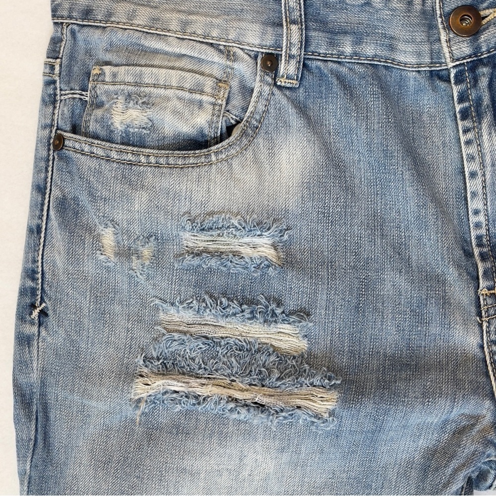 American Rag Men’s Distressed Jeans Size 34 Light Wash Camo Detail - Picture 5 of 15